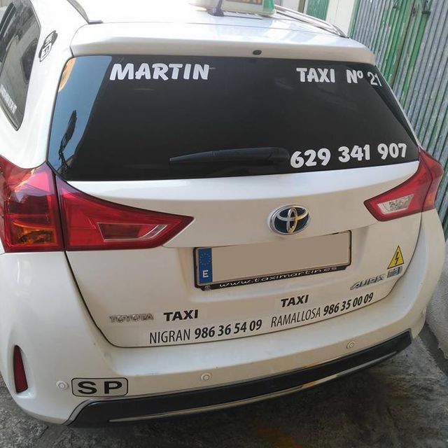 Taxi Martín Nigrán vehículo para traslado de pasajeros